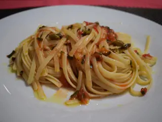 Tomato and Caper Pasta: A Delicious Delight to Savor